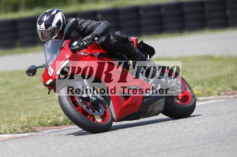 /27 12.06.2025 Ducati Schweiz Trackday Warmup  ADR/blau-bleu/6